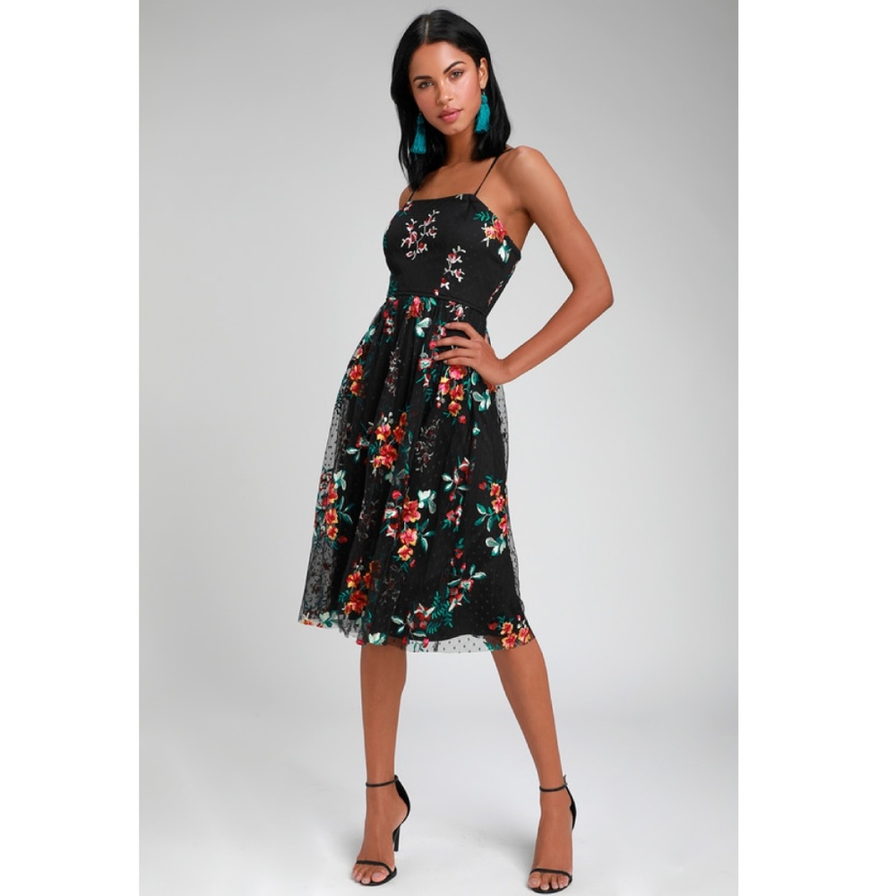 BLACK FLORAL EMBROIDERED MIDI DRESS